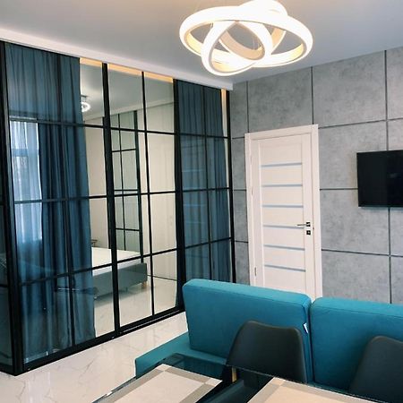 Sunny Apartment 5 Odessa Dış mekan fotoğraf
