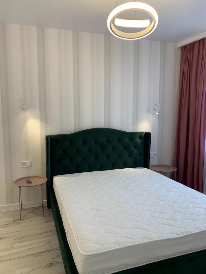 Sunny Apartment 5 Odessa Dış mekan fotoğraf